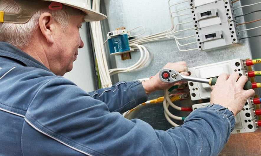 What Is A Power Technician